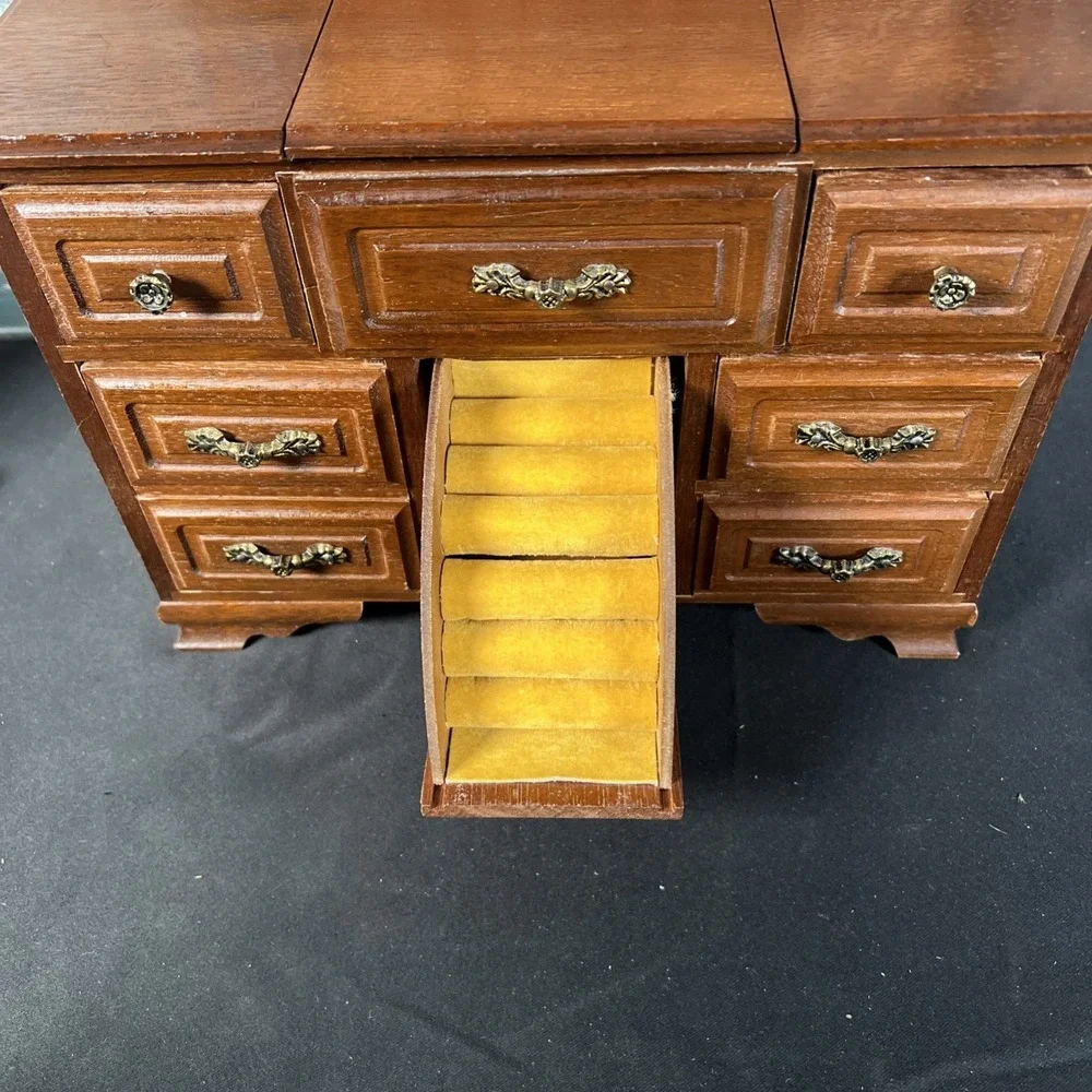 Vintage Wood Music Jewelry Box  5Drawer, Top Lift, Middle‎ Ring Holder - WORKS